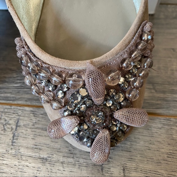 New Jewel/Bead Embellished Ballet Flats in Taupe Suede, 8.5, Banana Republic. - Picture 4 of 16